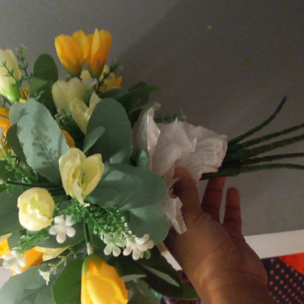 Fake flower - Picture 2 of 2